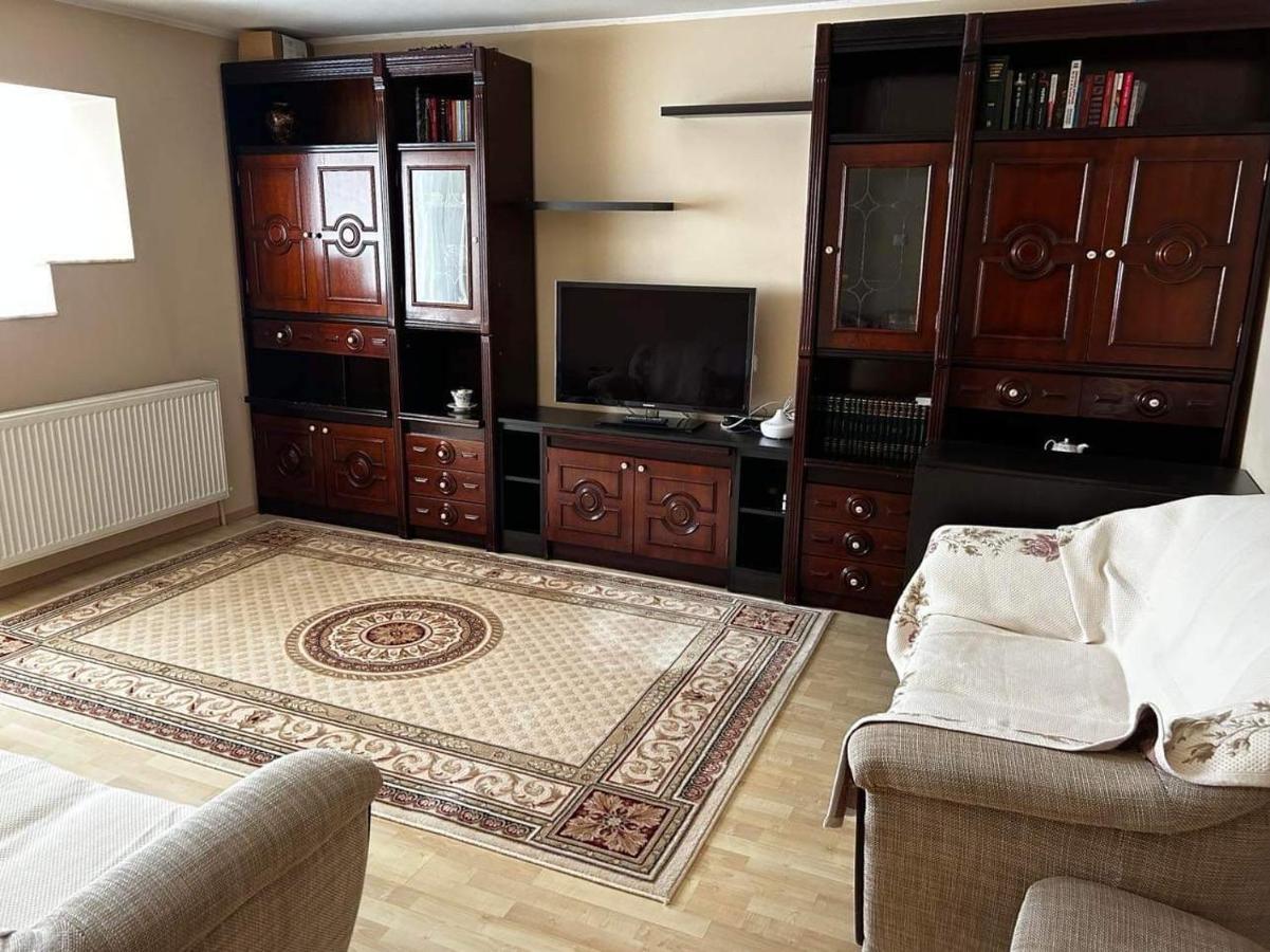 Lalelelor Apartment Suceava Eksteriør bilde